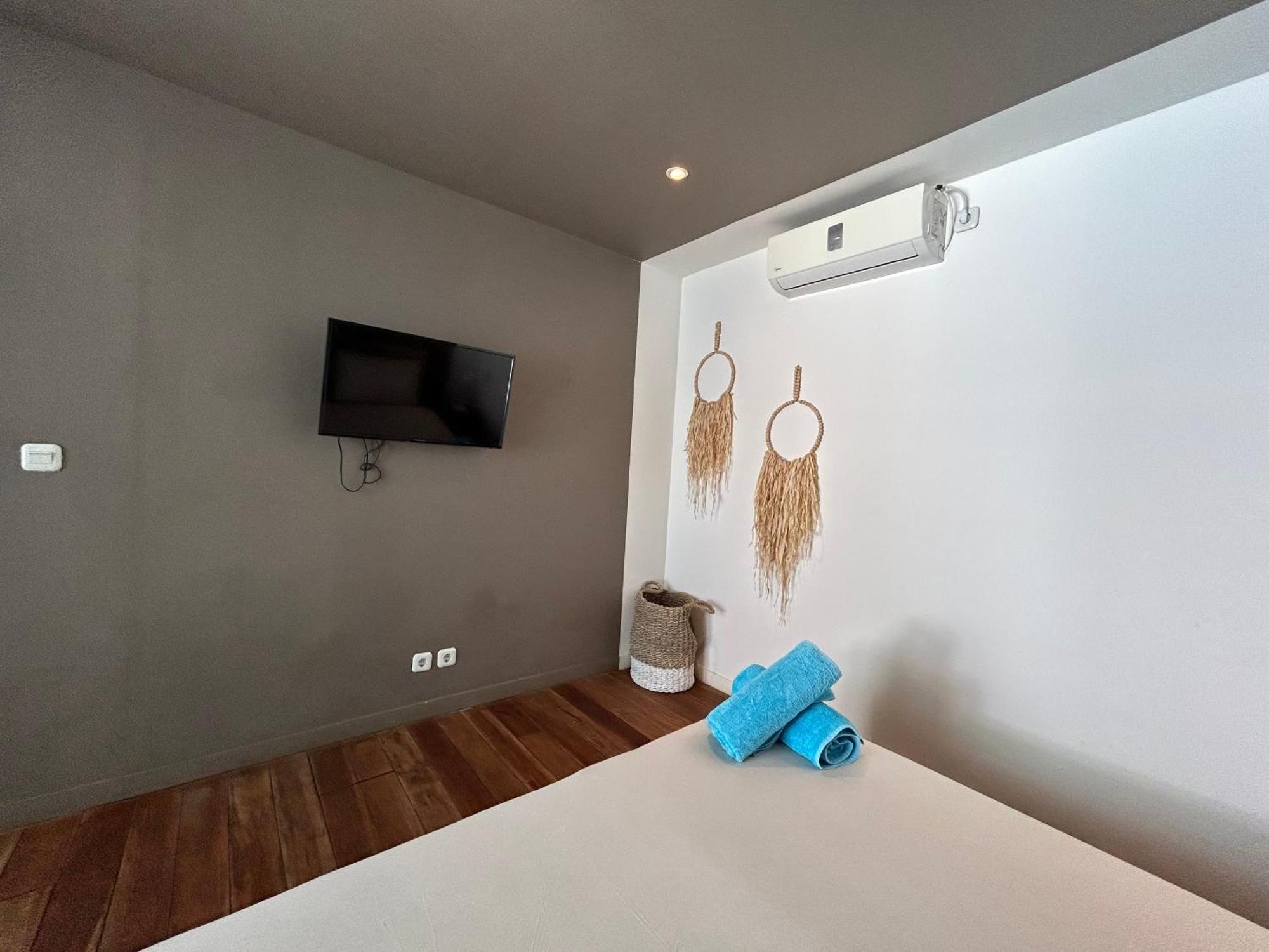 גילי מנו Meno Suites מראה חיצוני תמונה